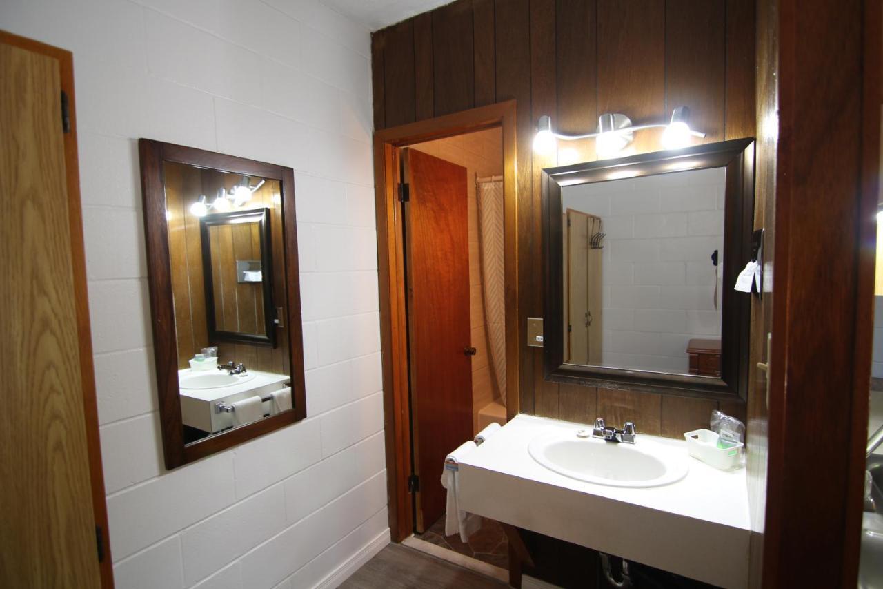 Motel Lennoxville シェルブルック エクステリア 写真