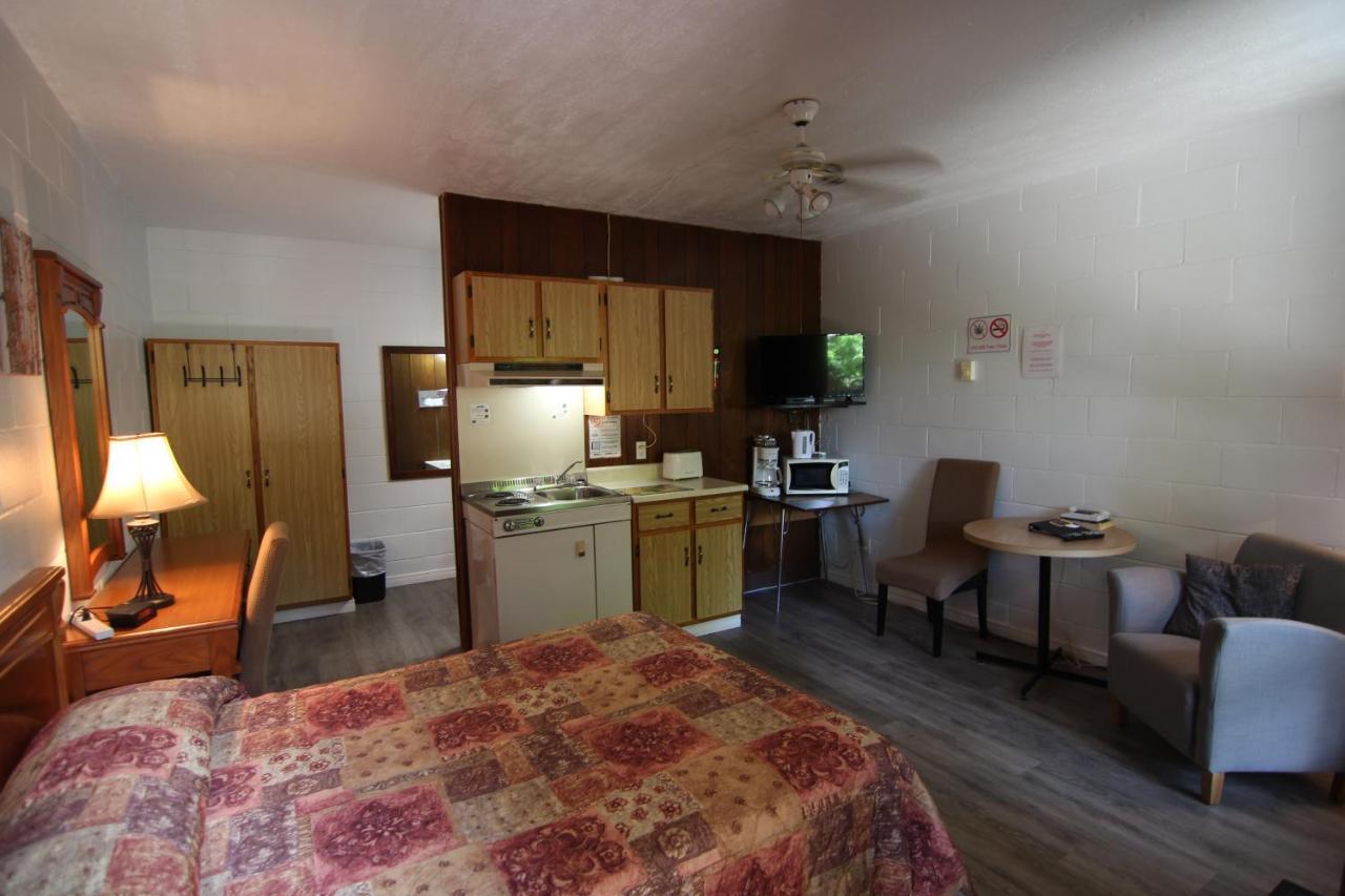 Motel Lennoxville シェルブルック エクステリア 写真