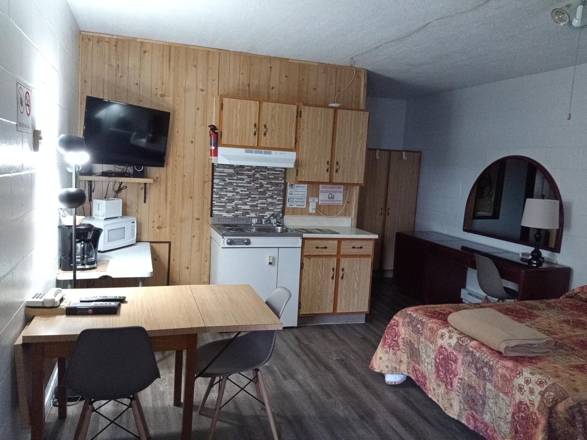 Motel Lennoxville シェルブルック エクステリア 写真