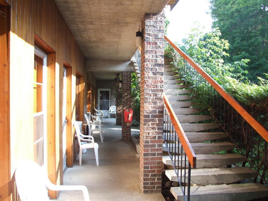 Motel Lennoxville シェルブルック エクステリア 写真