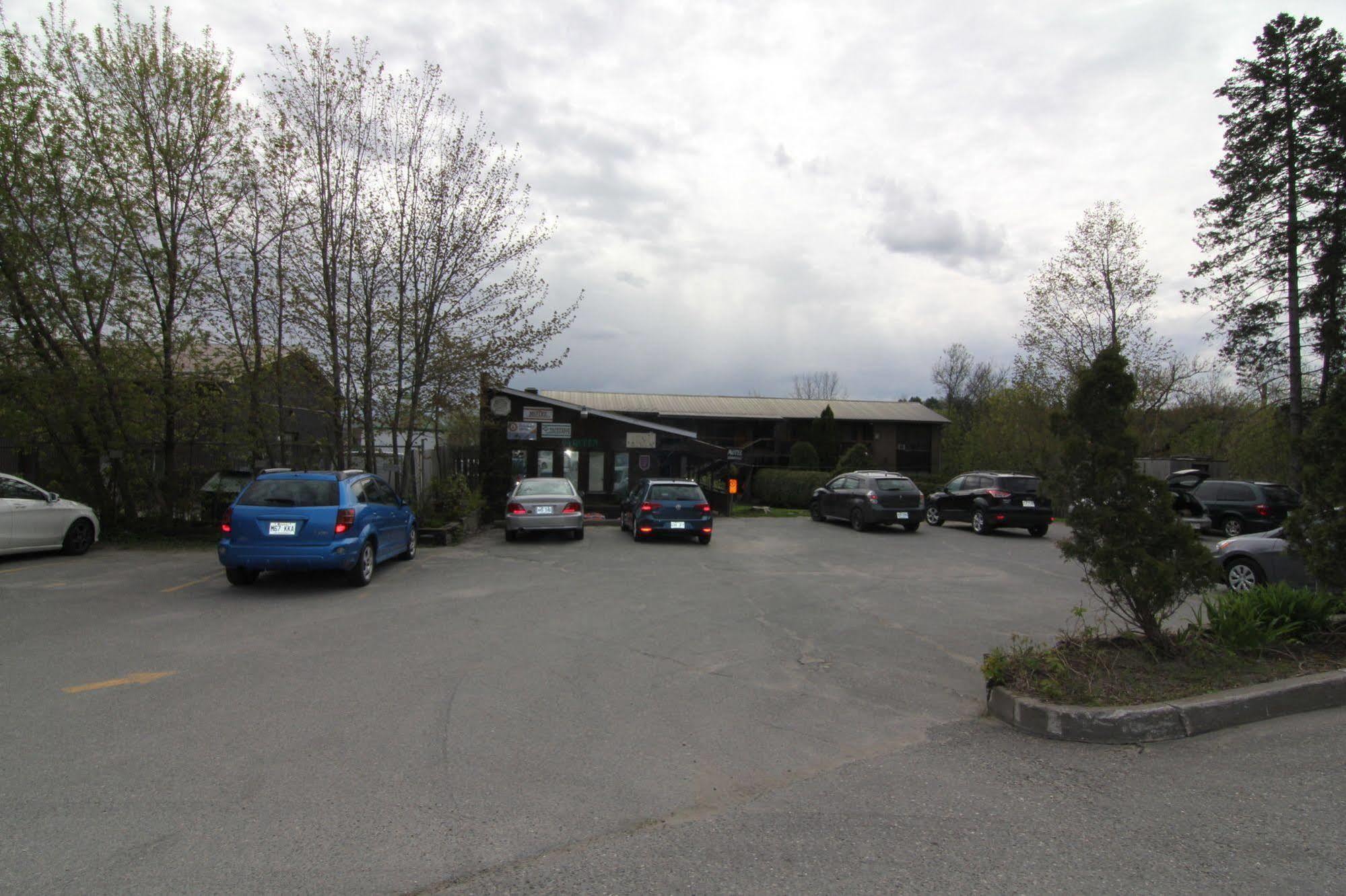 Motel Lennoxville シェルブルック エクステリア 写真