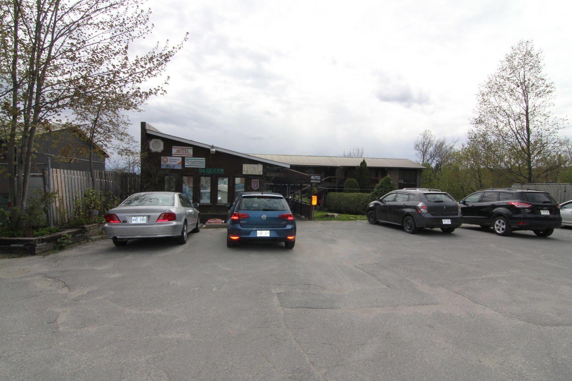Motel Lennoxville シェルブルック エクステリア 写真